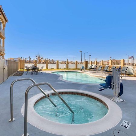 Best Western Plus John Jay Inn & Suites Palmdale Bagian luar foto