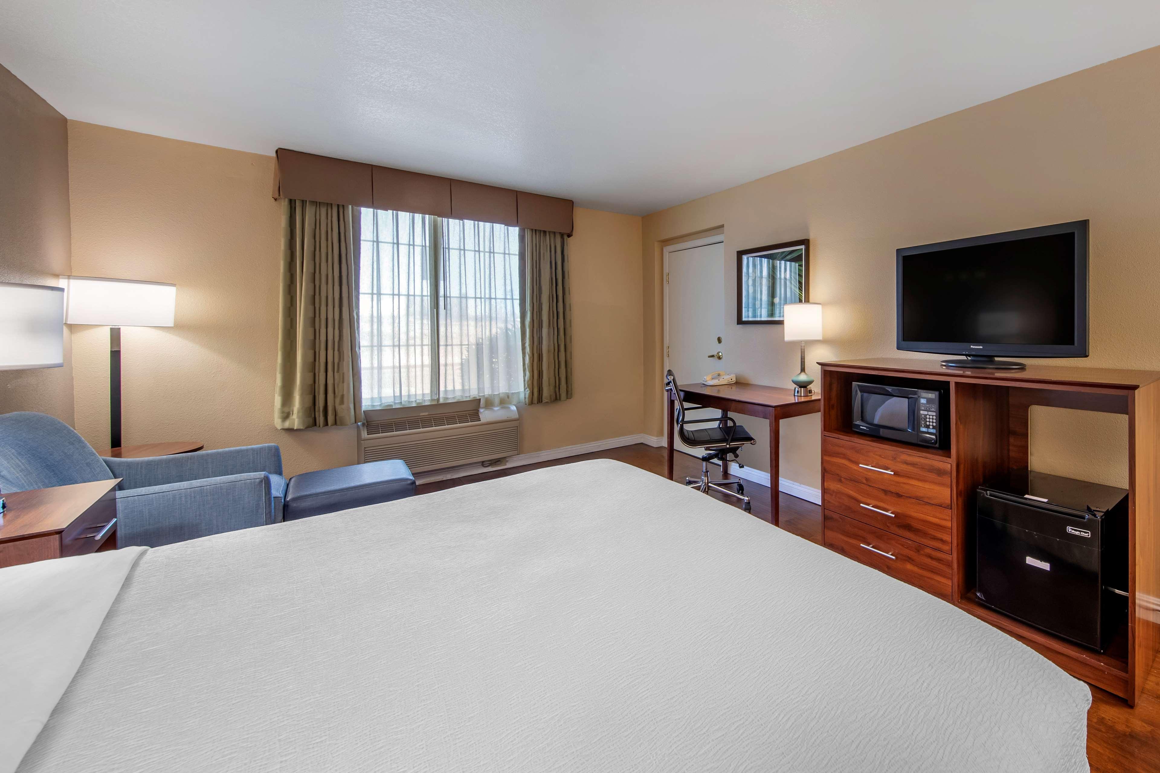 Best Western Plus John Jay Inn & Suites Palmdale Bagian luar foto