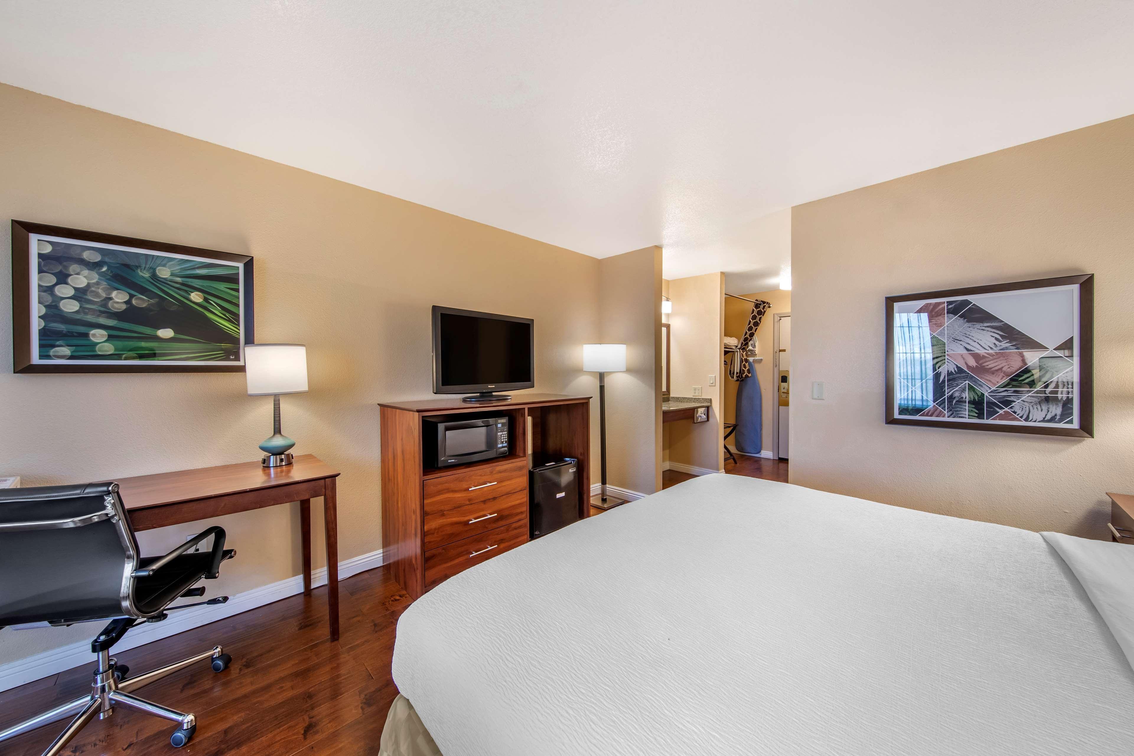 Best Western Plus John Jay Inn & Suites Palmdale Bagian luar foto