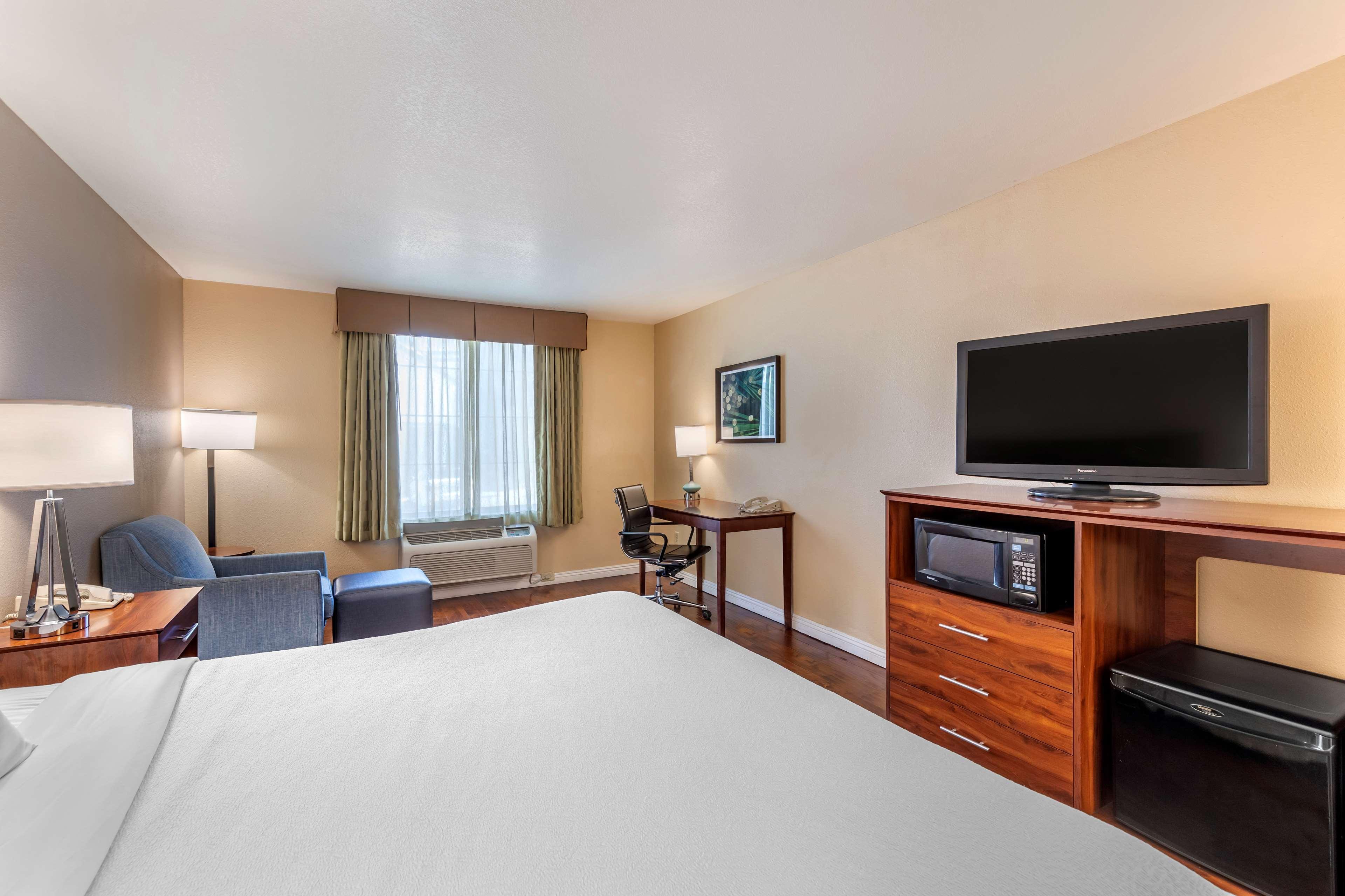 Best Western Plus John Jay Inn & Suites Palmdale Bagian luar foto