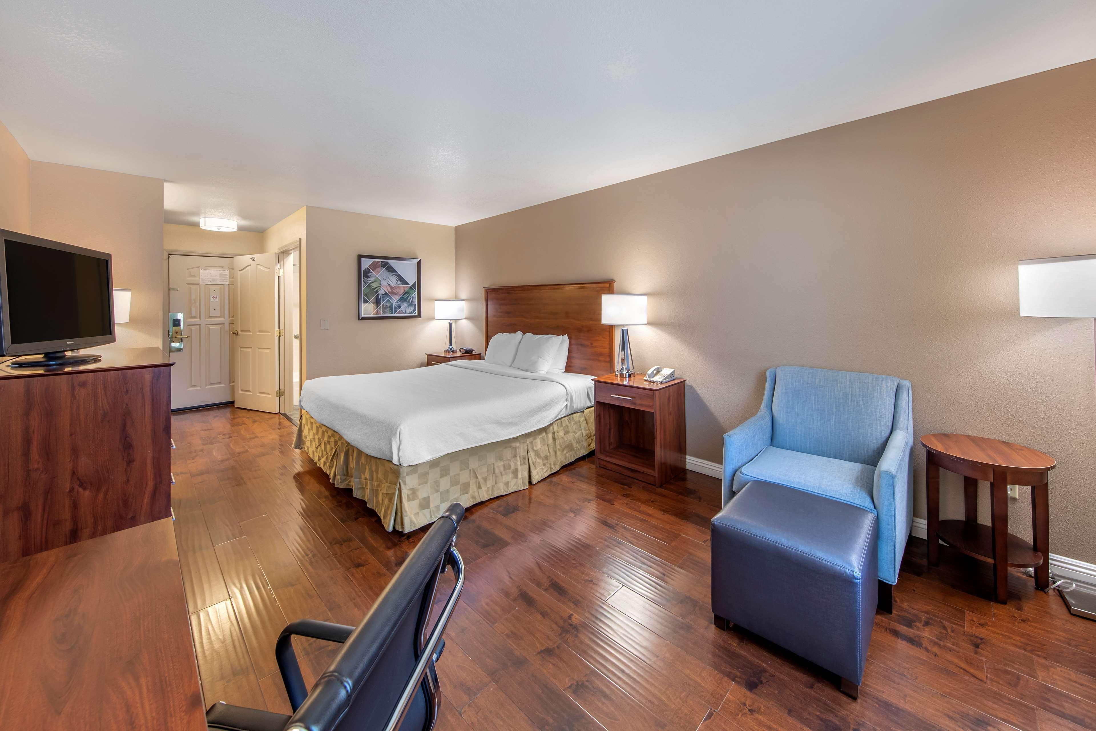 Best Western Plus John Jay Inn & Suites Palmdale Bagian luar foto