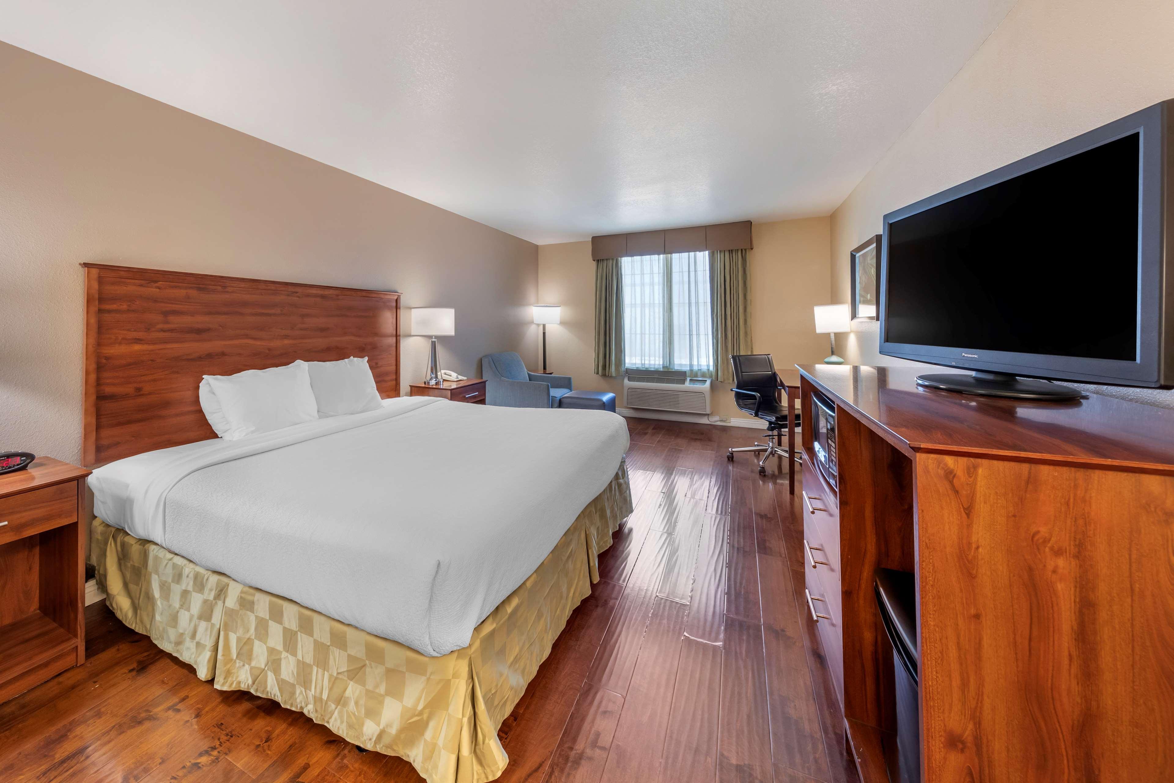 Best Western Plus John Jay Inn & Suites Palmdale Bagian luar foto