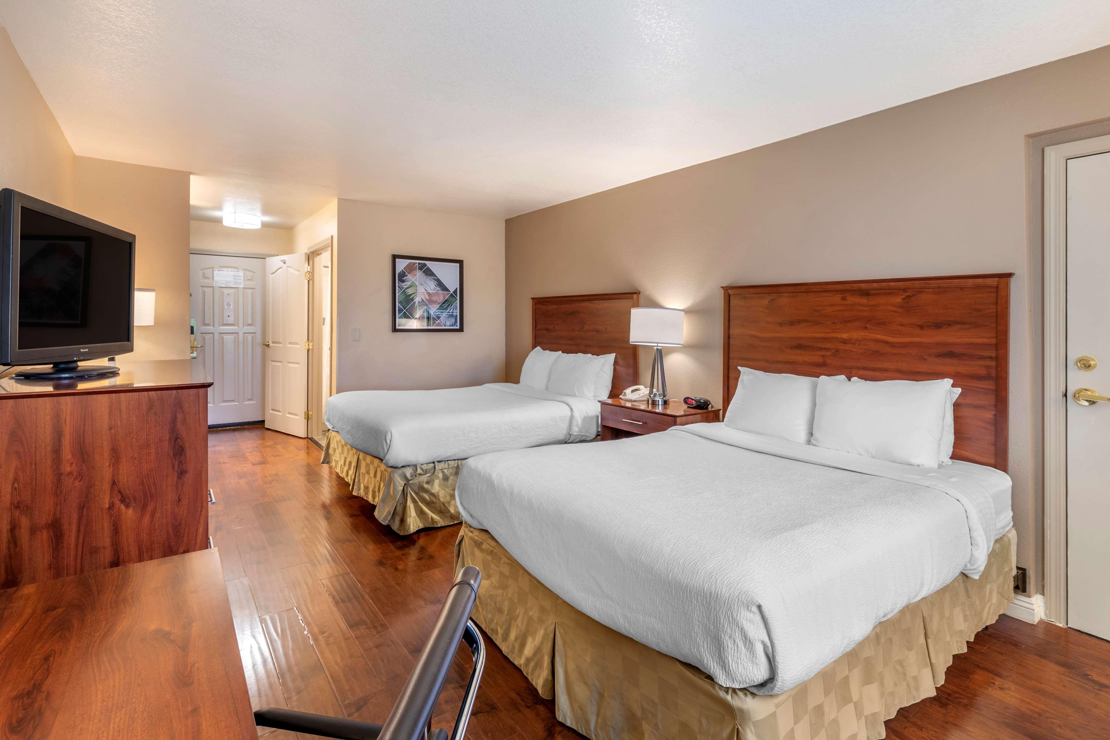 Best Western Plus John Jay Inn & Suites Palmdale Bagian luar foto