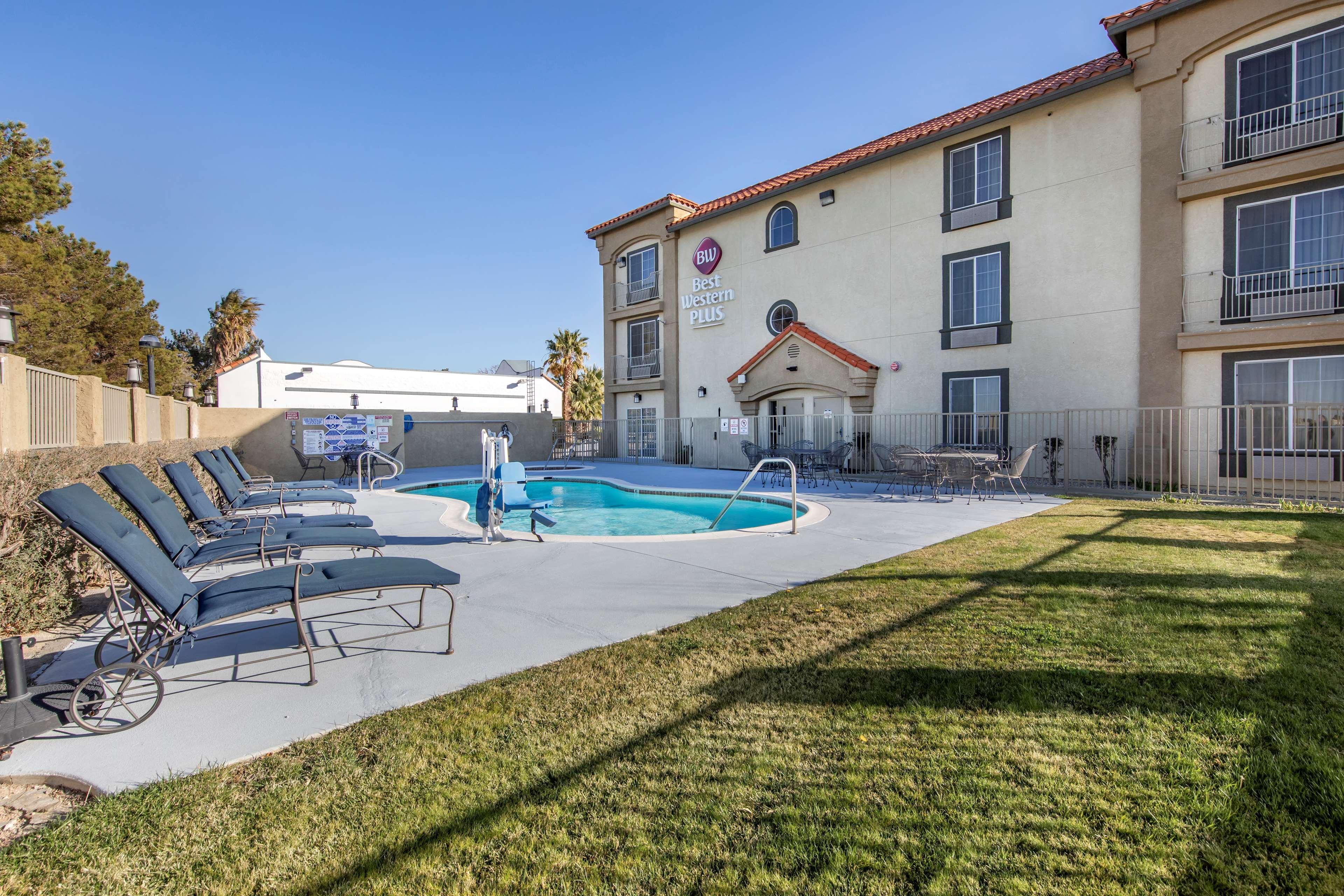 Best Western Plus John Jay Inn & Suites Palmdale Bagian luar foto