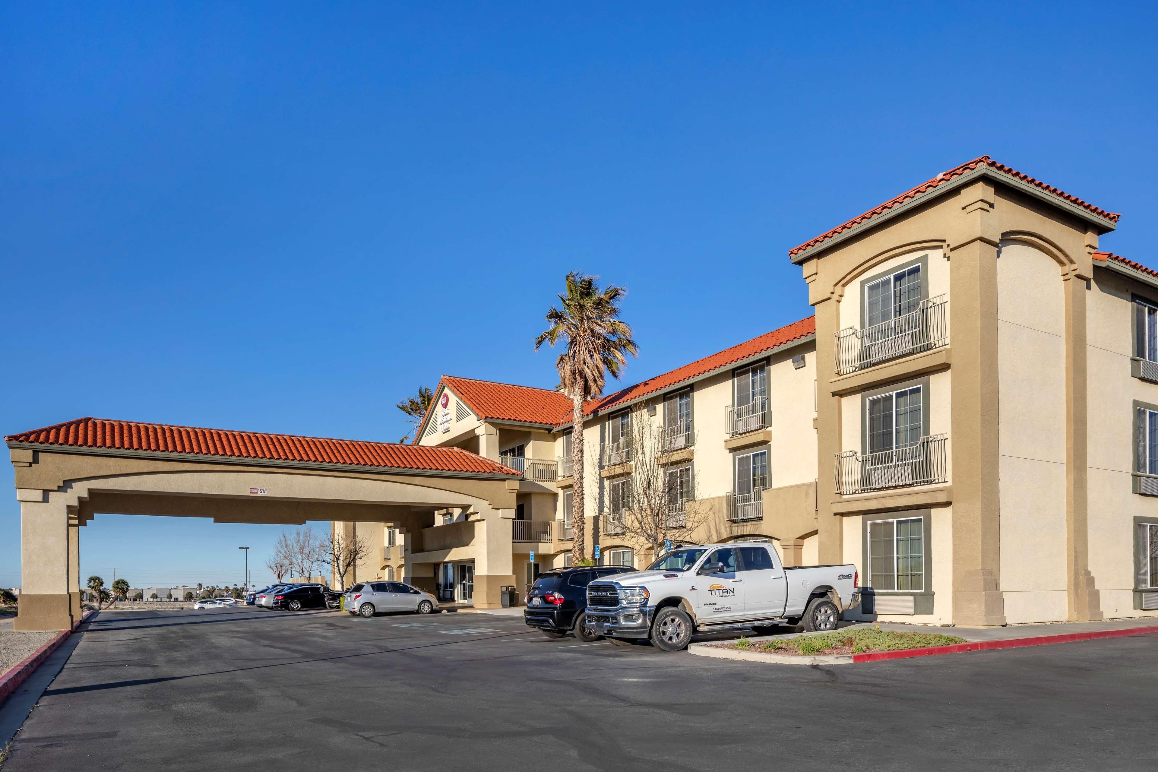 Best Western Plus John Jay Inn & Suites Palmdale Bagian luar foto