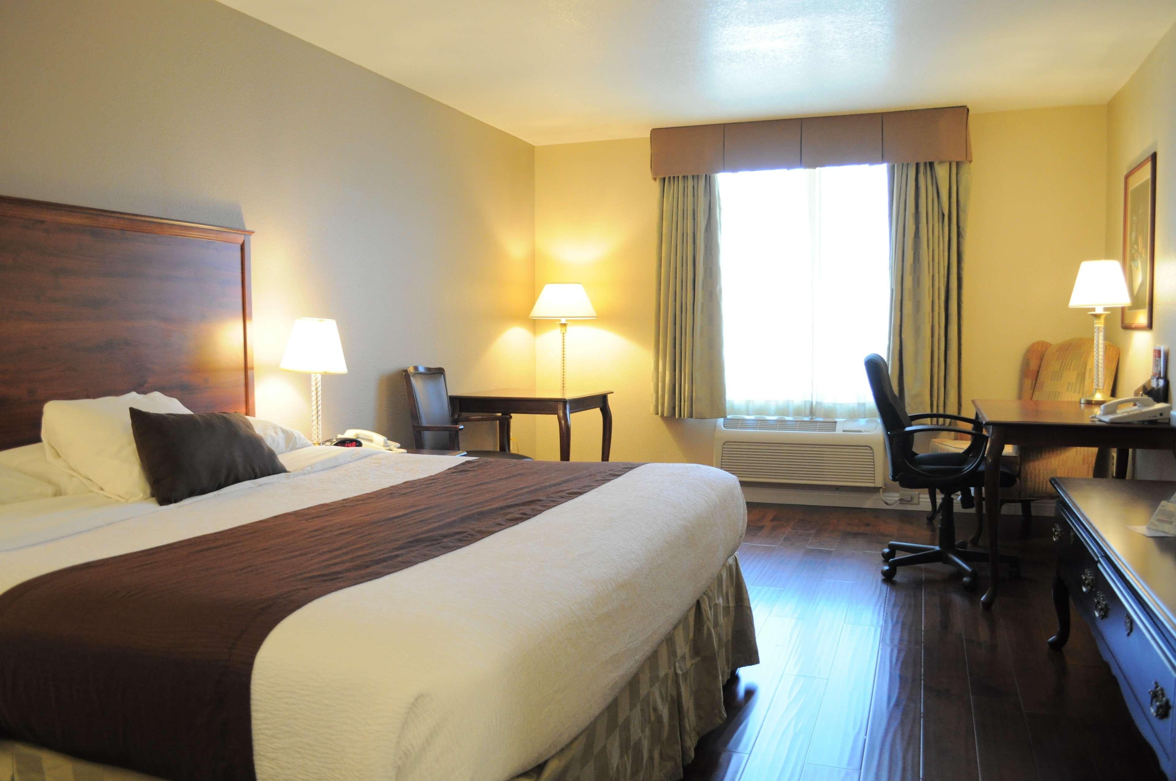 Best Western Plus John Jay Inn & Suites Palmdale Bagian luar foto