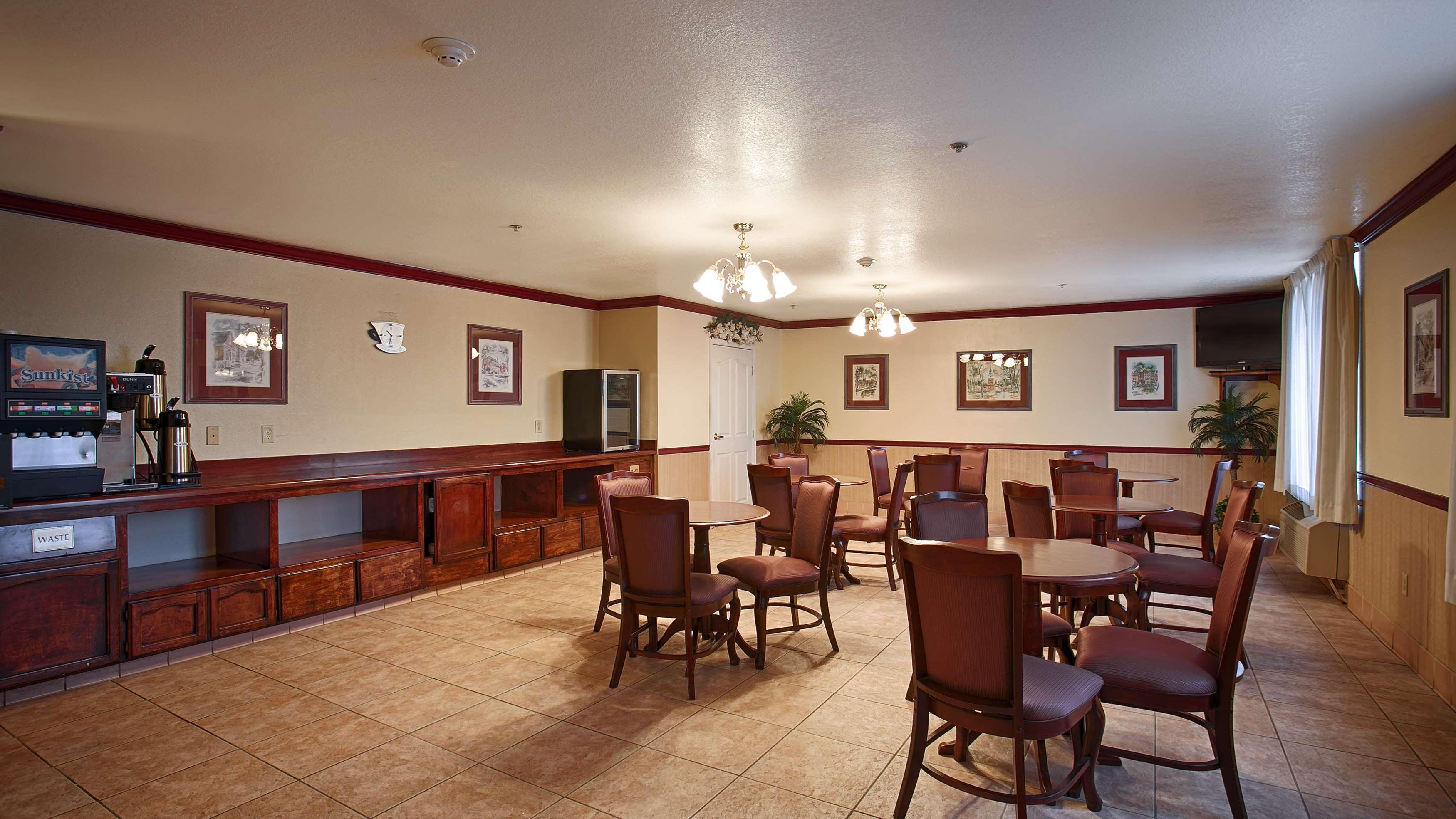 Best Western Plus John Jay Inn & Suites Palmdale Bagian luar foto