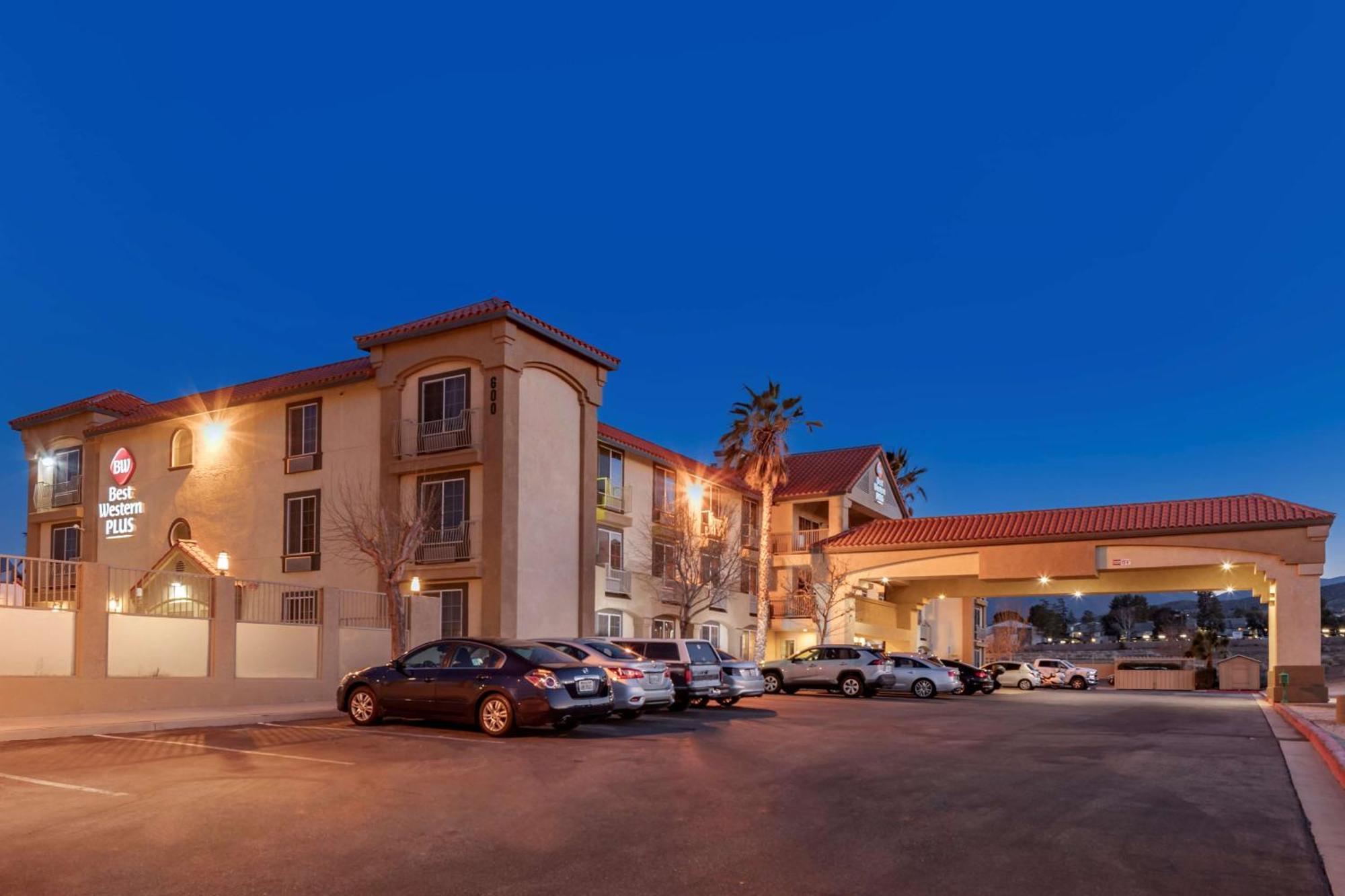 Best Western Plus John Jay Inn & Suites Palmdale Bagian luar foto